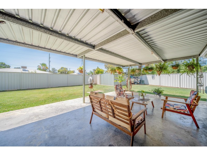 5 Eubar Place, Emerald QLD 4720