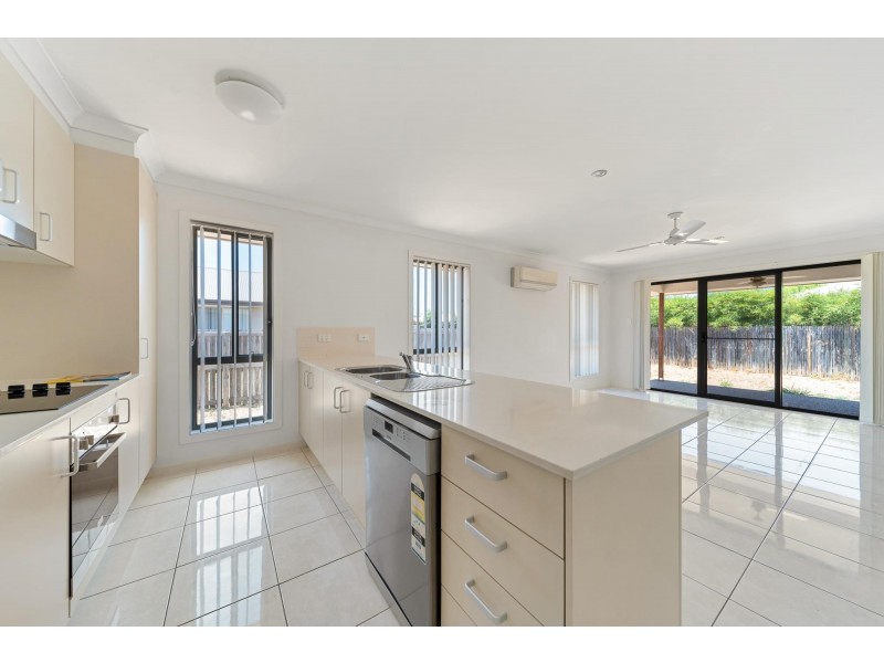 9 Onyx Street, Emerald QLD 4720