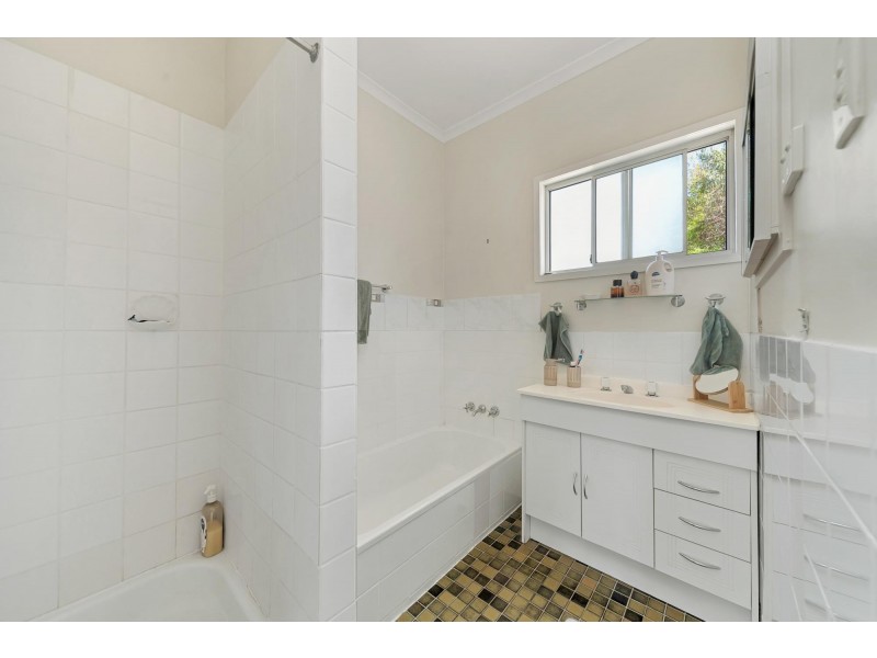 16 Bridgeman Street, Emerald QLD 4720