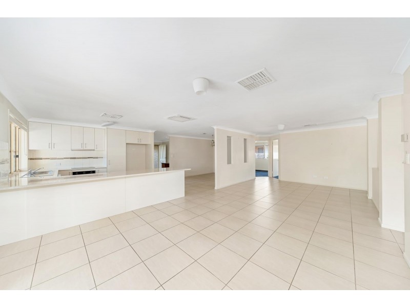 8 Tineele Place, Emerald QLD 4720