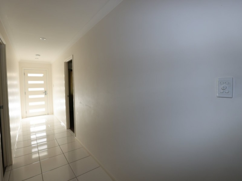 4/44 Lakeside Drive, Emerald QLD 4720