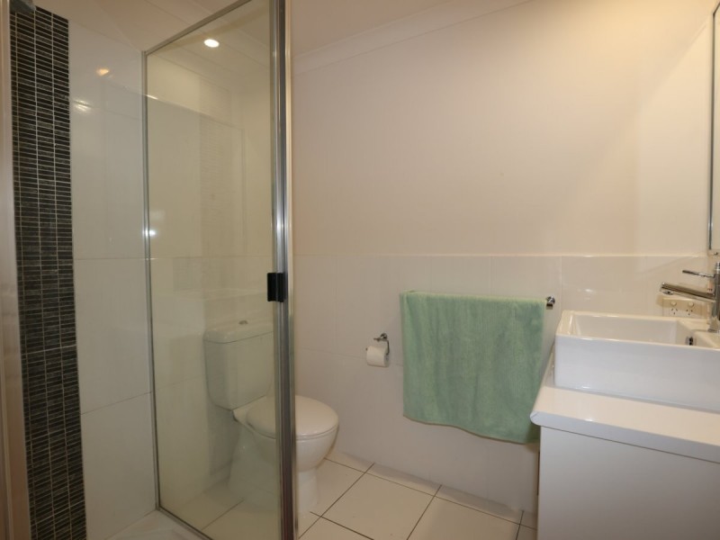 4/44 Lakeside Drive, Emerald QLD 4720