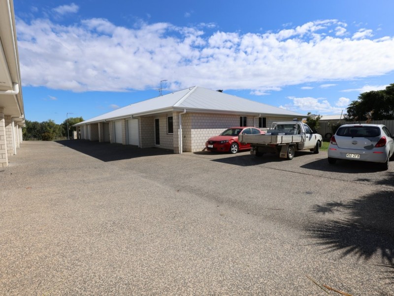 4/44 Lakeside Drive, Emerald QLD 4720