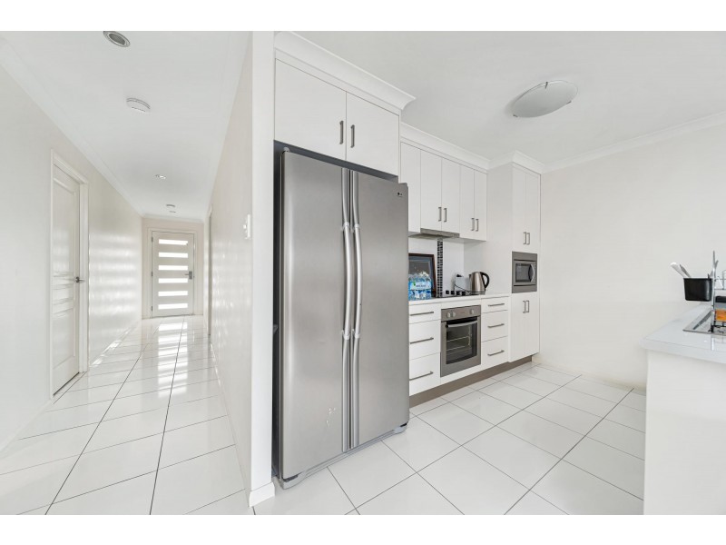 4/44 Lakeside Drive, Emerald QLD 4720