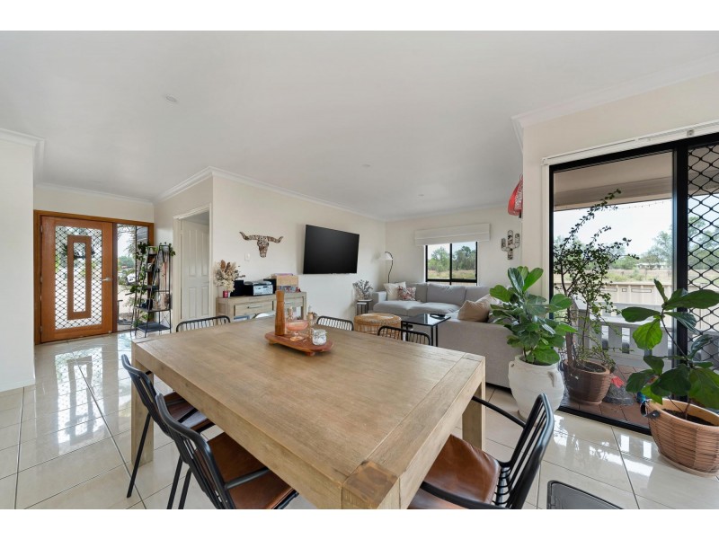 26 Cook Close, Emerald QLD 4720