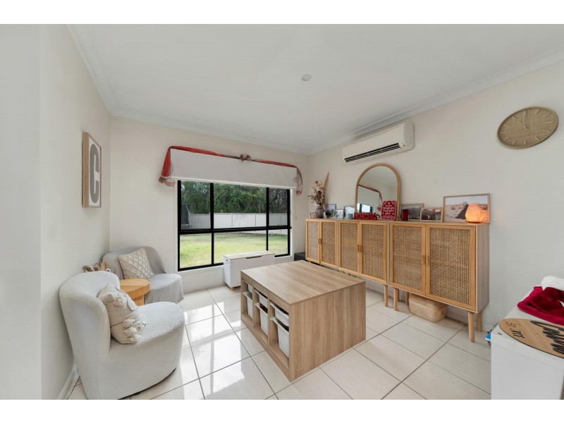 26 Cook Close, Emerald QLD 4720