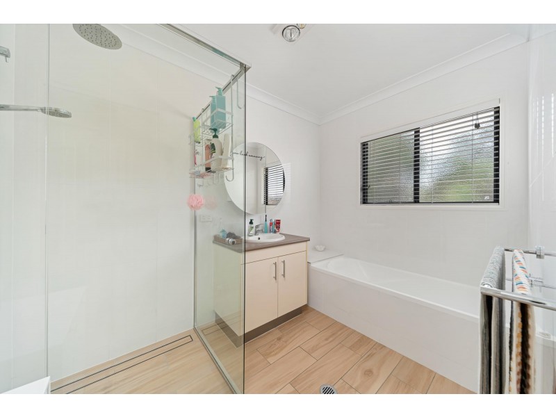 26 Cook Close, Emerald QLD 4720