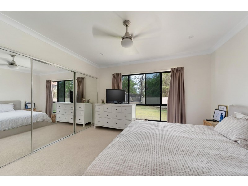 26 Cook Close, Emerald QLD 4720