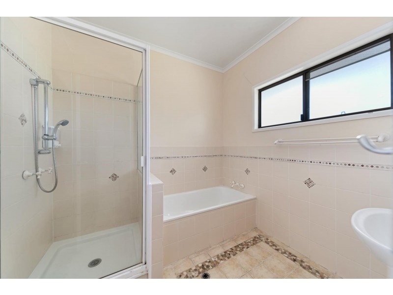 4 Gila Place, Emerald QLD 4720