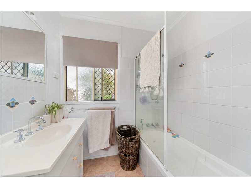 10 Topaz Street, Emerald QLD 4720