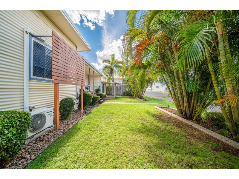 10 Topaz Street, Emerald QLD 4720