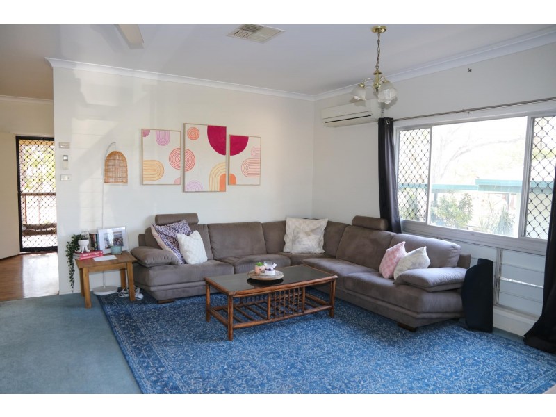 10 Pryor Place, Emerald QLD 4720