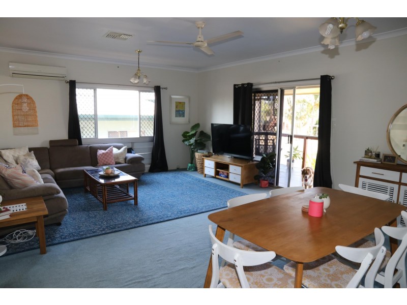 10 Pryor Place, Emerald QLD 4720