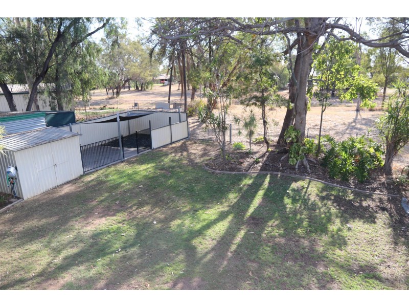 10 Pryor Place, Emerald QLD 4720