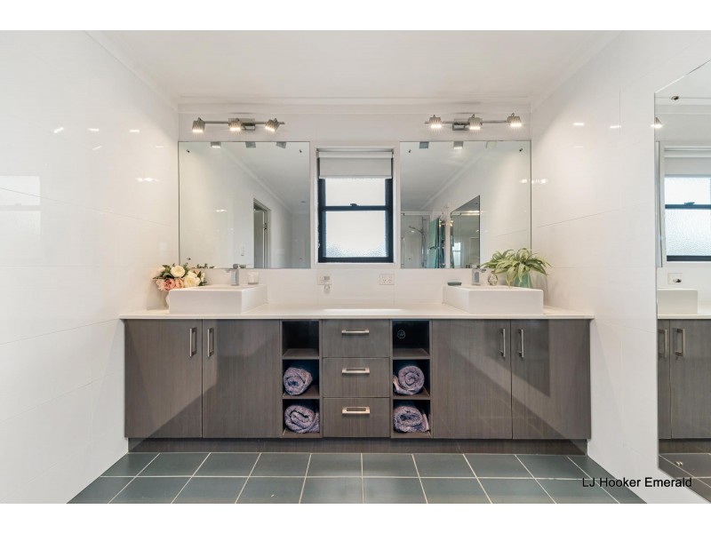 21 Birch Drive, Emerald QLD 4720