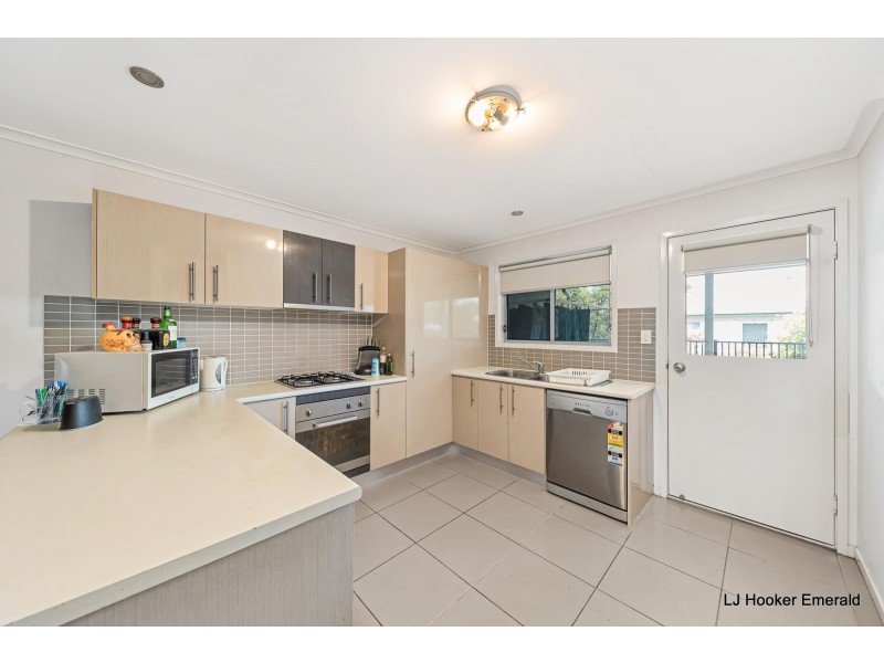 4/15-17 Roberts Street, Emerald QLD 4720