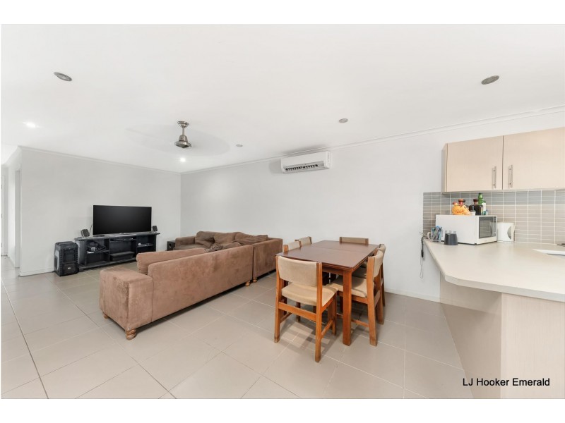 4/15-17 Roberts Street, Emerald QLD 4720