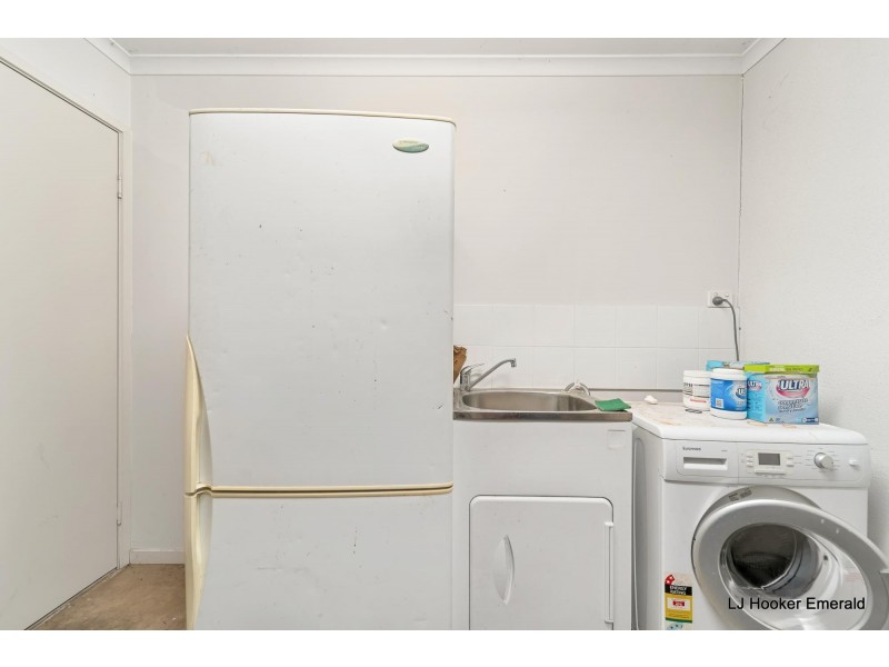 4/15-17 Roberts Street, Emerald QLD 4720