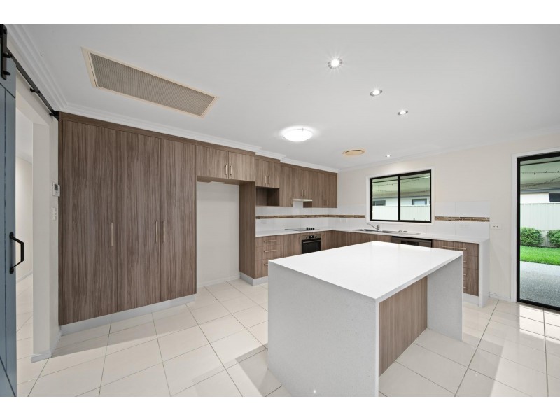 12 Sewell Street, Emerald QLD 4720