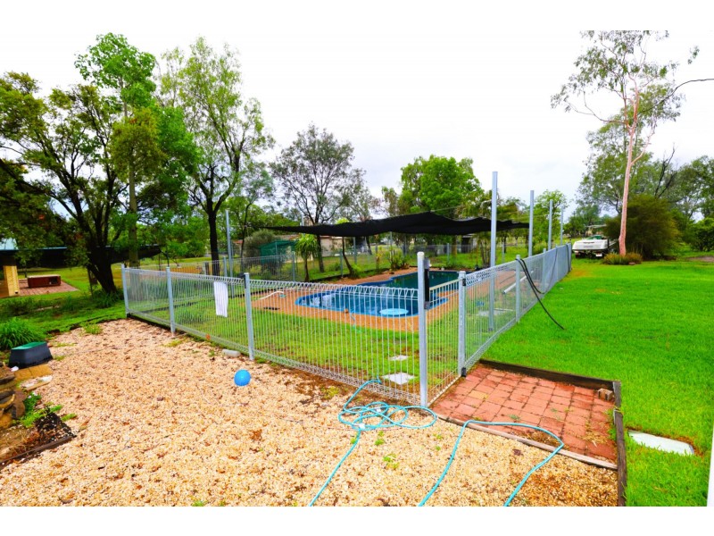 19 Crendon Street, Emerald QLD 4720