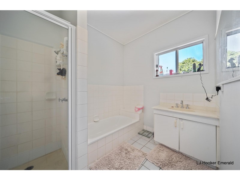 18 Centenary Drive, Emerald QLD 4720