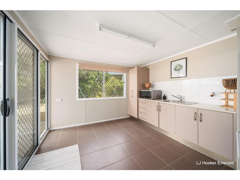 22 Roseanne Road, Emerald QLD 4720