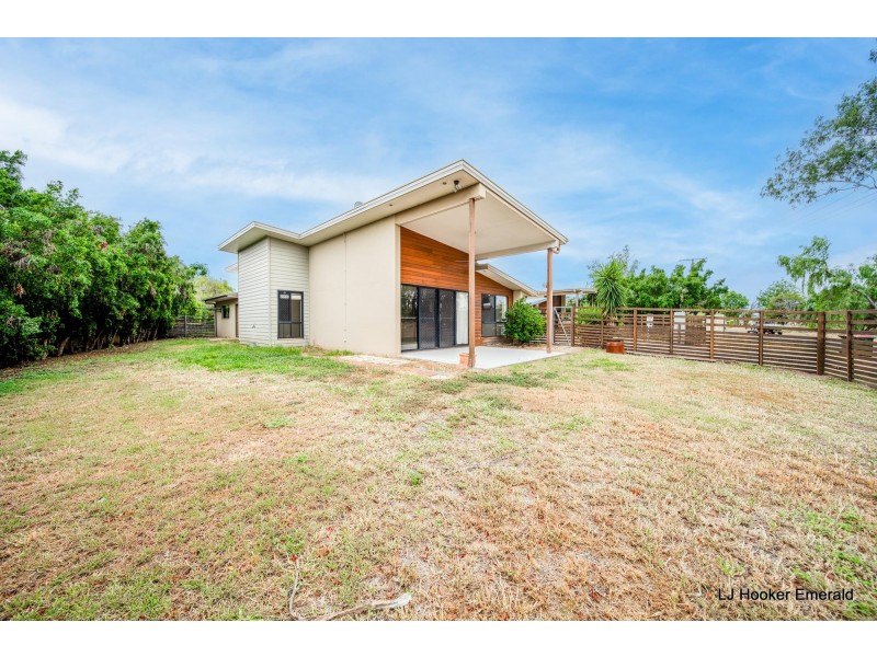 2/20 Riverview Street, Emerald QLD 4720