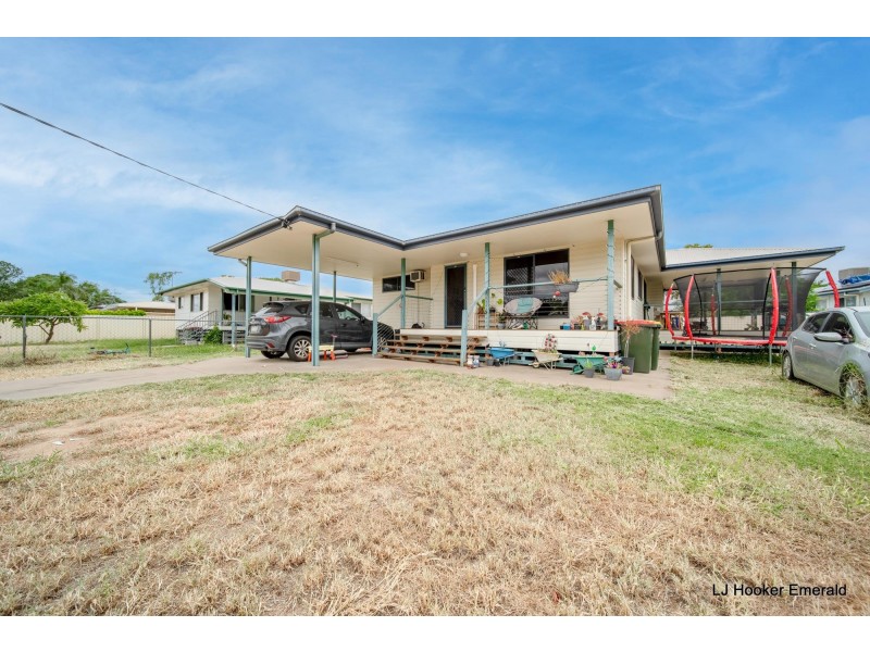 33 Diamond Avenue, Emerald QLD 4720