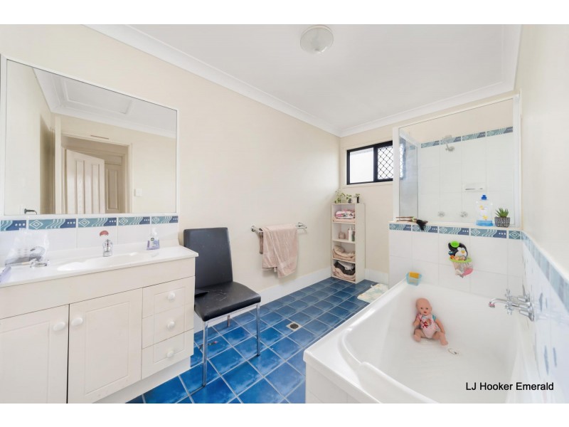 33 Diamond Avenue, Emerald QLD 4720