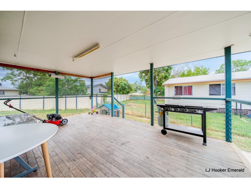 33 Diamond Avenue, Emerald QLD 4720