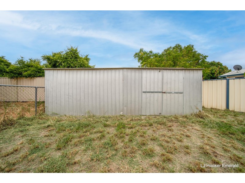 33 Diamond Avenue, Emerald QLD 4720