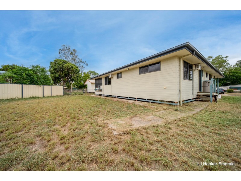 33 Diamond Avenue, Emerald QLD 4720