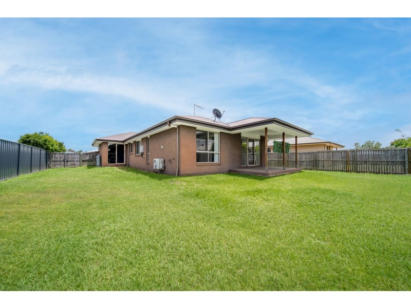 11 Onyx Street, Emerald QLD 4720