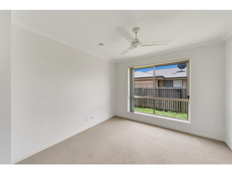 11 Onyx Street, Emerald QLD 4720