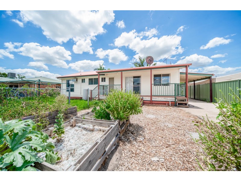 35 Barry Street, Emerald QLD 4720