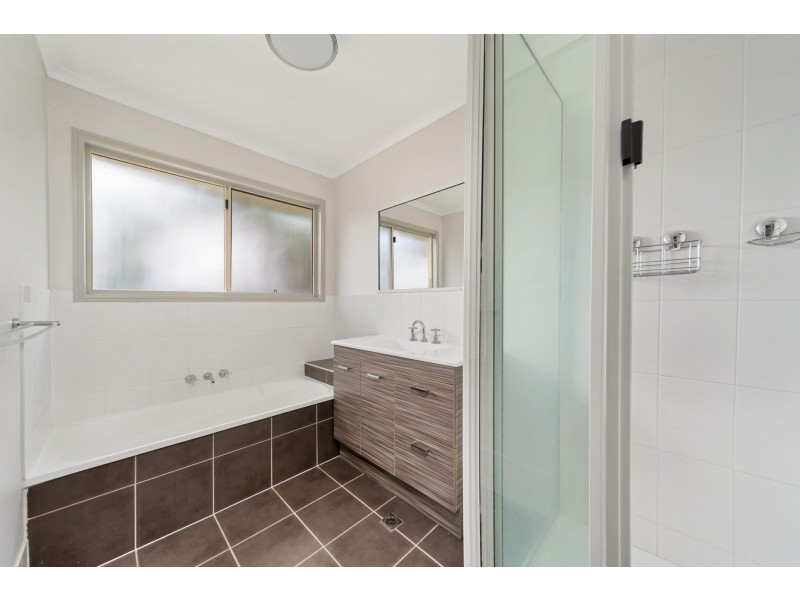 35 Barry Street, Emerald QLD 4720
