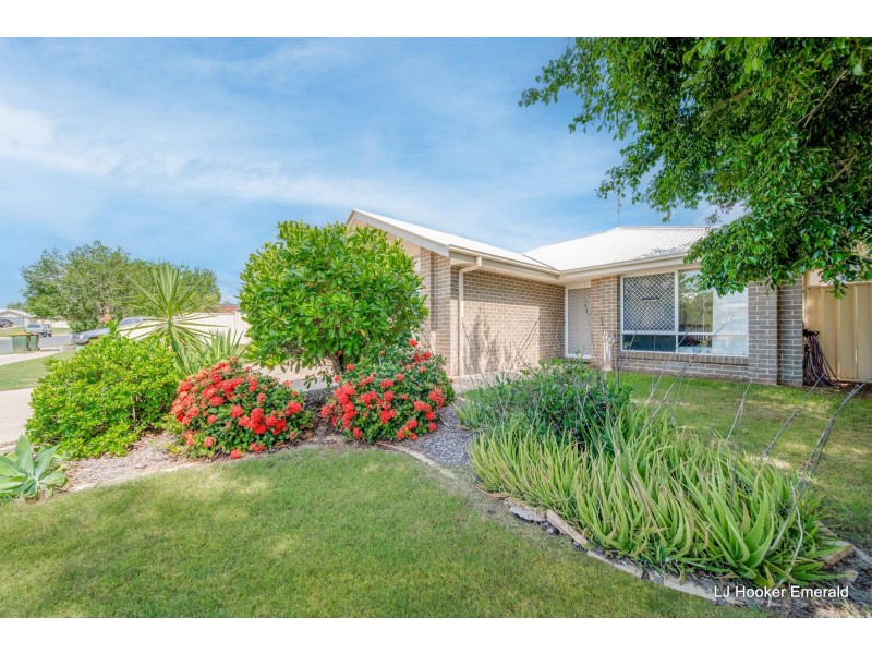 7 Hillcrest Street, Emerald QLD 4720