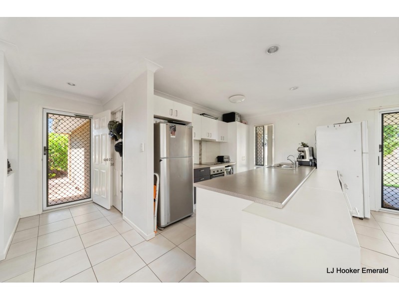 7 Hillcrest Street, Emerald QLD 4720