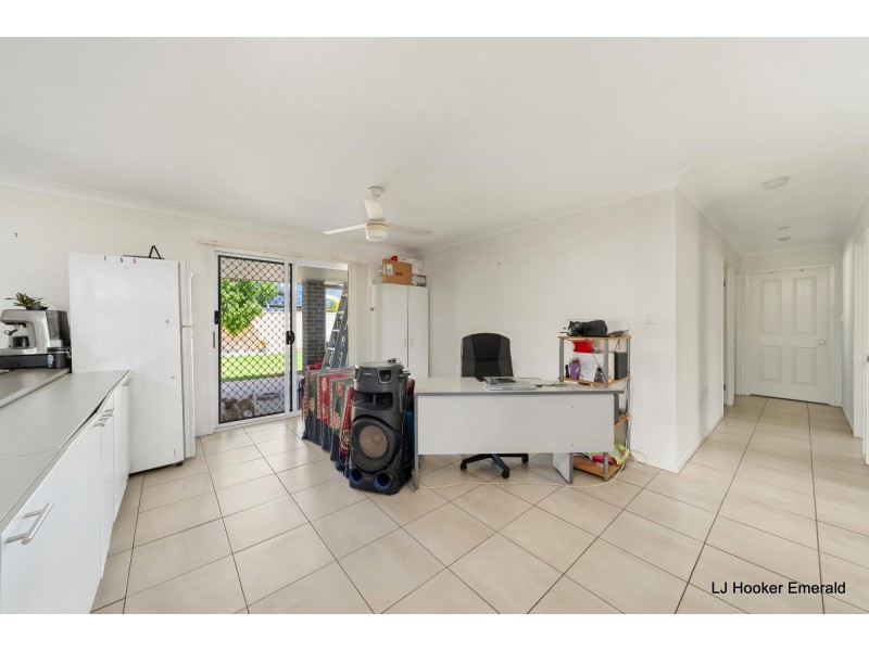 7 Hillcrest Street, Emerald QLD 4720