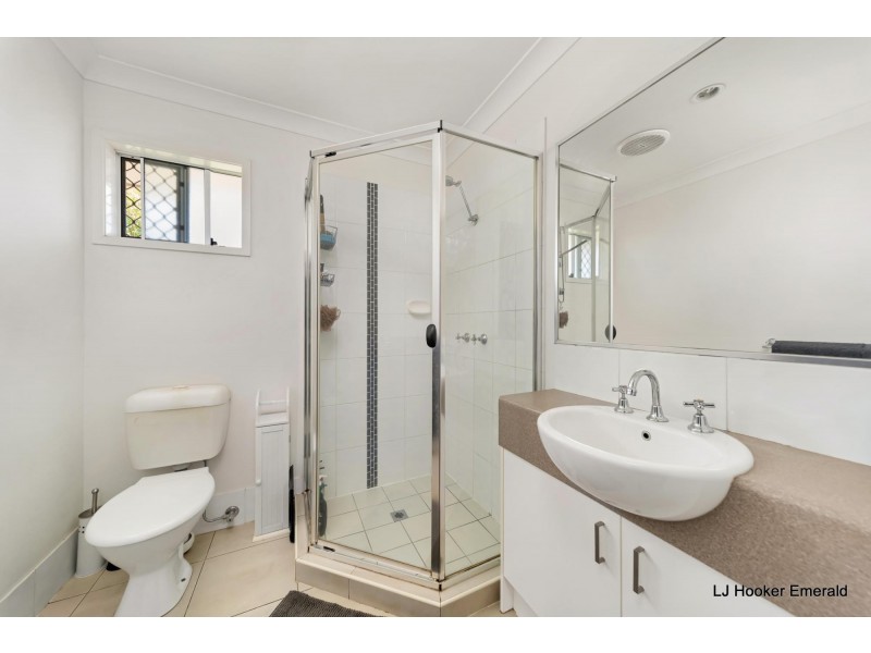 7 Hillcrest Street, Emerald QLD 4720