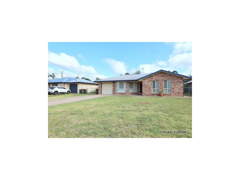 2 Kaitlyn Place, Emerald QLD 4720