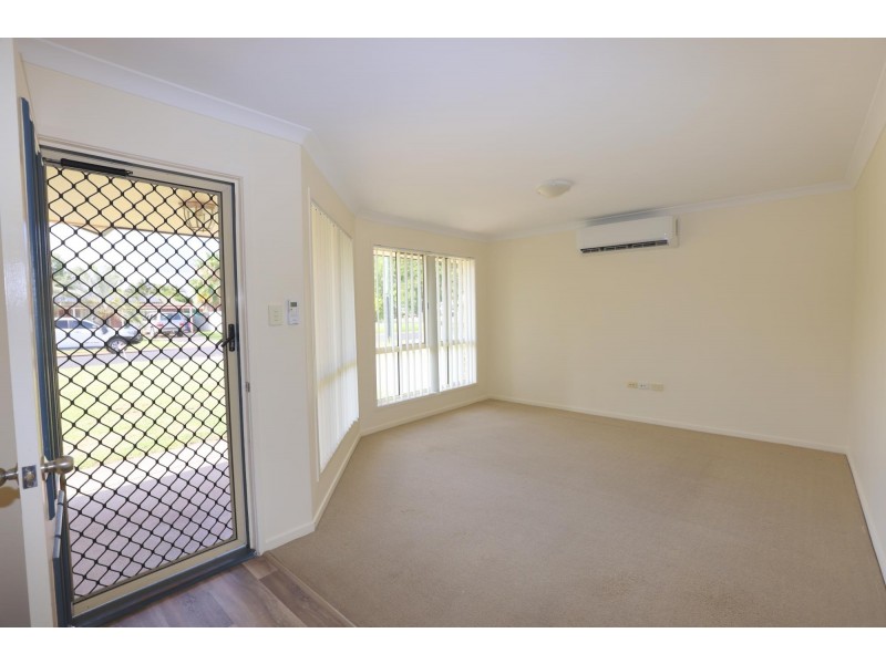 2 Kaitlyn Place, Emerald QLD 4720