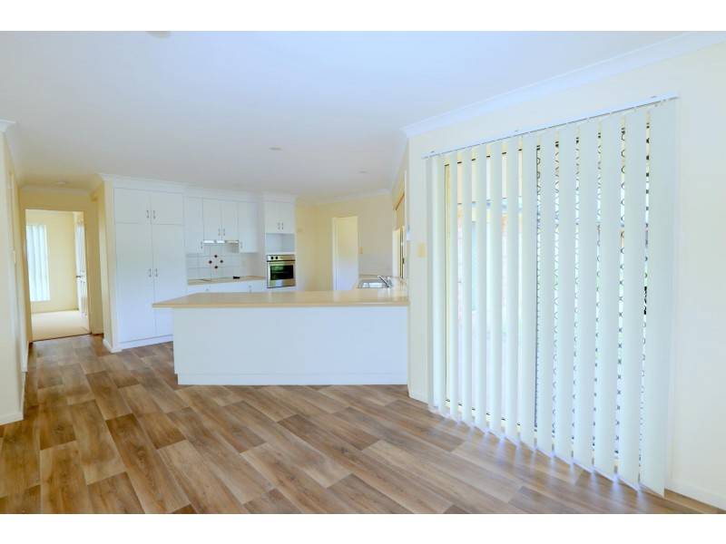 2 Kaitlyn Place, Emerald QLD 4720