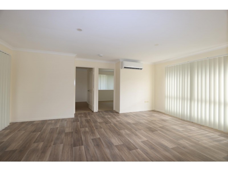 2 Kaitlyn Place, Emerald QLD 4720