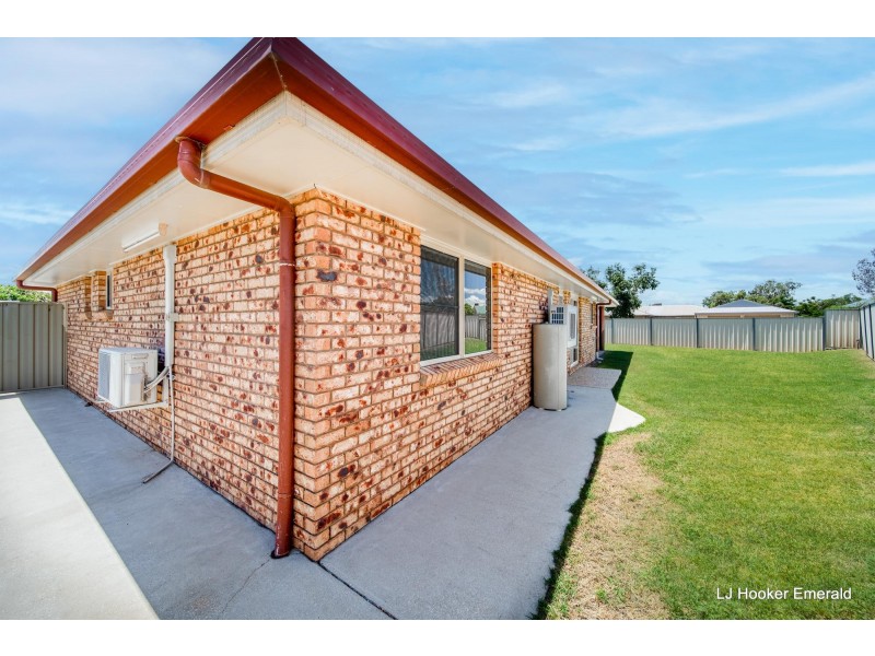 15 Jeppesen Drive, Emerald QLD 4720