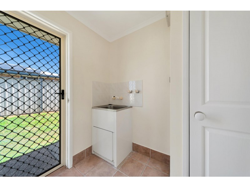 15 Jeppesen Drive, Emerald QLD 4720