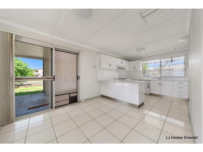 19 Sapphire Avenue, Emerald QLD 4720