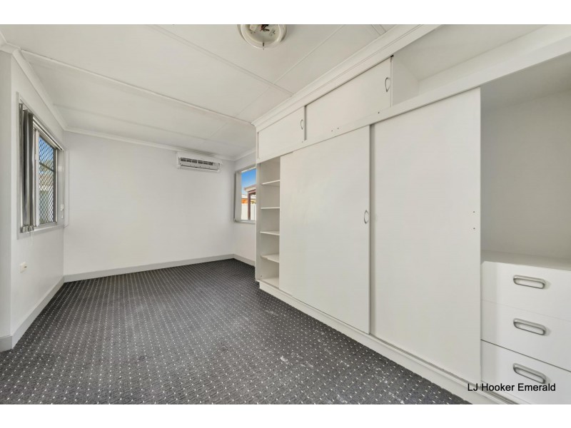 19 Sapphire Avenue, Emerald QLD 4720