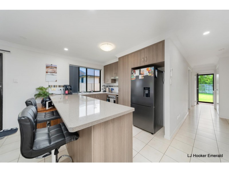 1/70 Long Street, Emerald QLD 4720