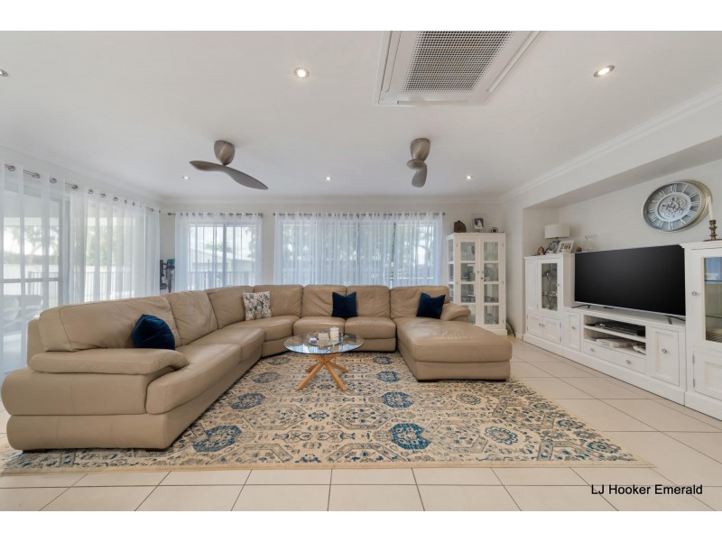 2 Downs Court, Emerald QLD 4720